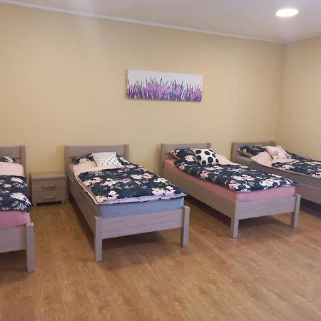 Pod Kogucikiem Aparthotel Krzyzanowice ภายนอก รูปภาพ